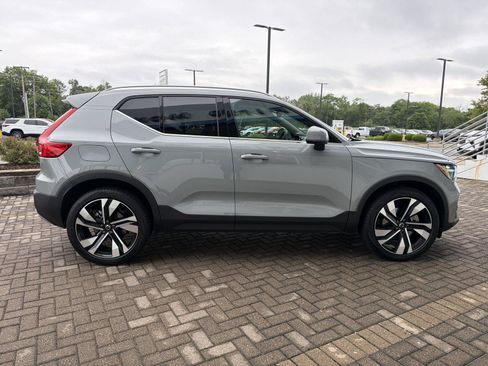 Used 2024 Volvo XC40 B5 Ultimate w/ Protection Package Premier AWD/4WD image 6