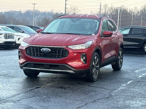 Used 2023 Ford Escape Platinum w/ Class II Trailer Tow Package image 16