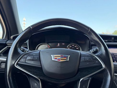 Used 2022 Cadillac XT5 Premium Luxury FWD image 14