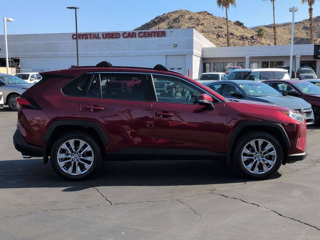 Used 2021 Toyota RAV4 XLE Premium AWD/4WD image 5