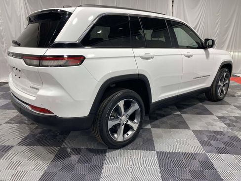 Used 2023 Jeep Grand Cherokee Limited AWD/4WD image 4