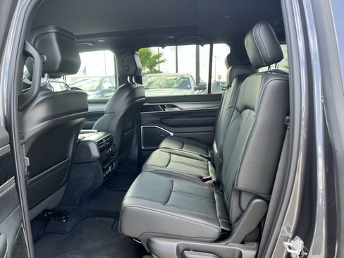 New 2025 Jeep Wagoneer 4WD w/ Convenience Group I image 18