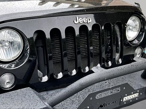 Used 2017 Jeep Wrangler Unlimited Sport w/ Connectivity Group AWD/4WD image 28