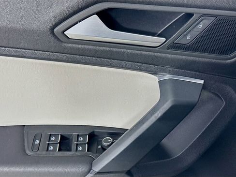 Used 2019 Volkswagen Tiguan SE w/ Panoramic Sunroof Package FWD image 23