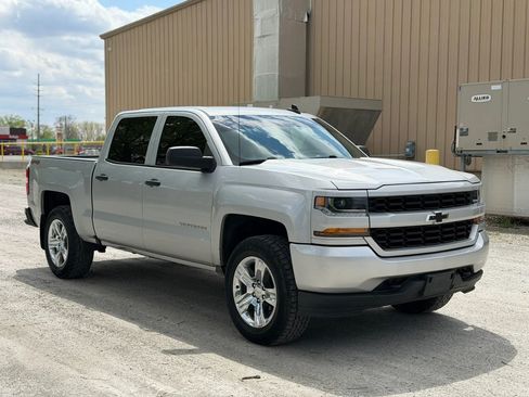Used 2018 Chevrolet Silverado 1500 Custom w/ Custom Value Package AWD/4WD image 3