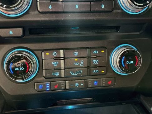 Used 2018 Ford F150 Lariat w/ Equipment Group 502A Luxury AWD/4WD image 15