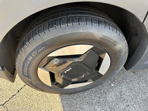 Used 2024 Kia EV9 Wind image 8
