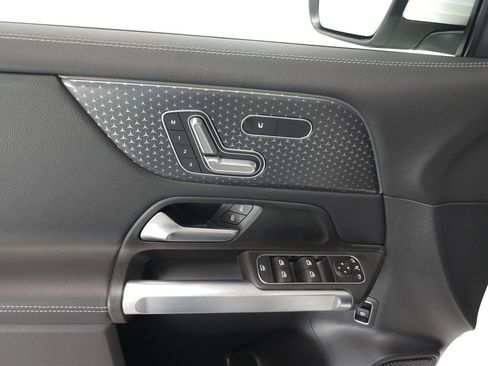 Certified 2026 Mercedes-Benz GLB 250 4MATIC image 6