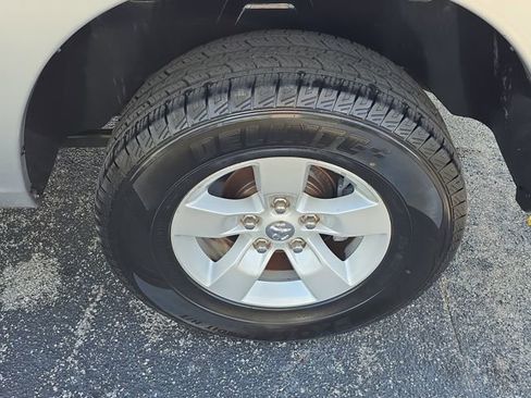 Used 2017 RAM 1500 Express RWD image 6