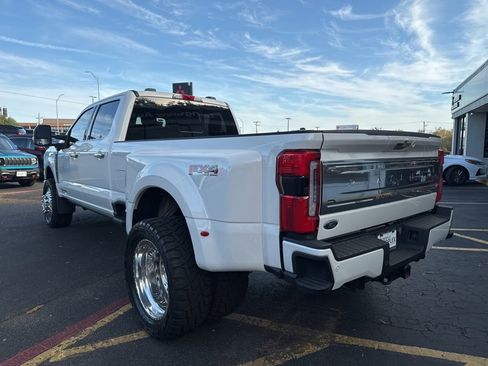 Used 2023 Ford F350 Platinum w/ FX4 Off-Road Package image 9