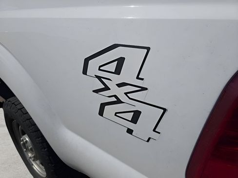 Used 2015 Ford F250 XL w/ Power Equipment Group AWD/4WD image 16