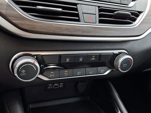Used 2023 Nissan Altima 2.5 SV FWD image 17