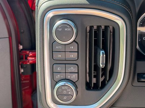 Used 2022 GMC Sierra 2500 AT4 w/ AT4 Premium Plus Package AWD/4WD image 15