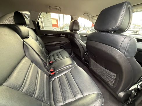 Used 2016 Kia Sorento EX w/ EX Premium Package image 28