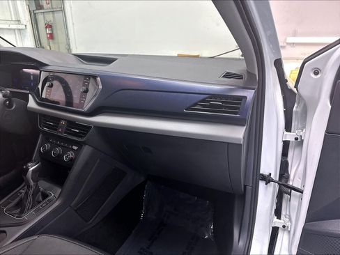 Used 2022 Volkswagen Taos SE FWD image 29