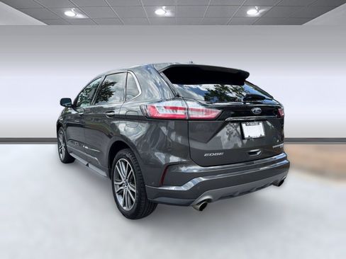 Used 2019 Ford Edge Titanium w/ Equipment Group 301A FWD image 3
