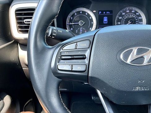 Used 2022 Hyundai Venue Limited w/ Cargo Package FWD image 13