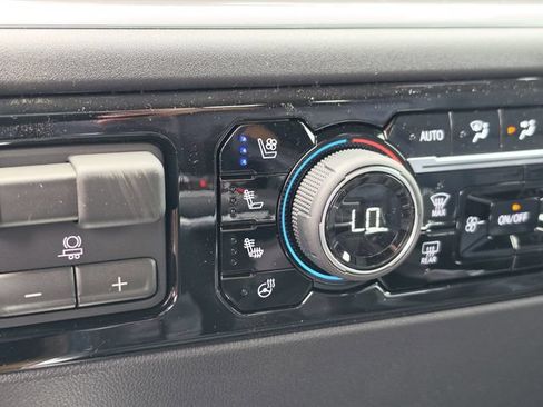 New 2026 Chevrolet Silverado 1500 High Country w/ Technology Package AWD/4WD image 29