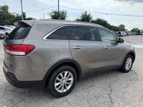 Used 2016 Kia Sorento LX AWD/4WD image 7