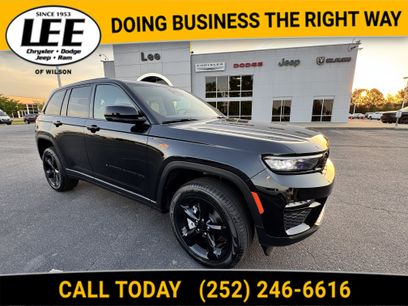 New 2025 Jeep Grand Cherokee Limited w/ Black Appearance Package