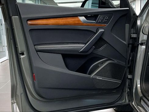 Used 2023 Audi Q5 2.0T Premium Plus w/ Premium Plus Package image 21