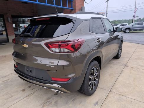 Used 2022 Chevrolet TrailBlazer ACTIV w/ Sun and Liftgate Package FWD image 9