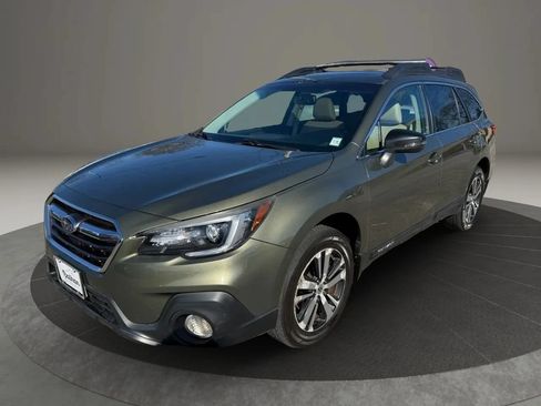 Used 2018 Subaru Outback 3.6R Limited AWD/4WD image 11