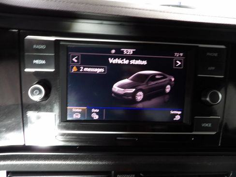 Used 2024 Volkswagen Jetta SE FWD image 15