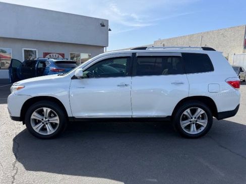 Used 2012 Toyota Highlander Limited w/ Tow Pkg FWD image 6