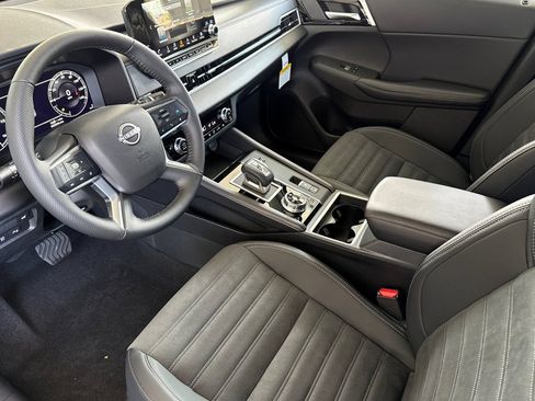New 2026 Nissan Rogue SL AWD/4WD image 12