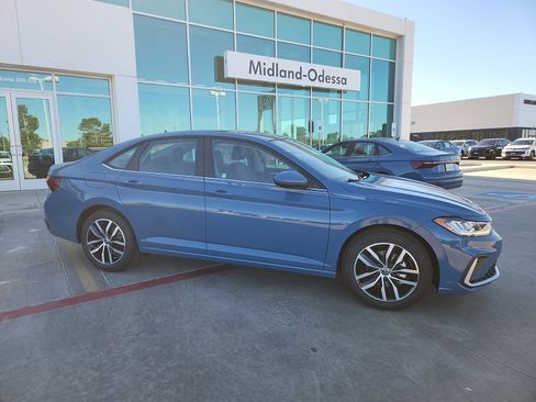 New 2026 Volkswagen Jetta SE image 8