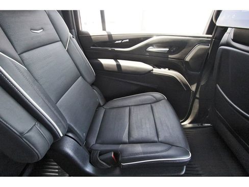 Certified 2024 Cadillac Escalade ESV Sport w/ LPO, ONYX Package AWD/4WD image 11