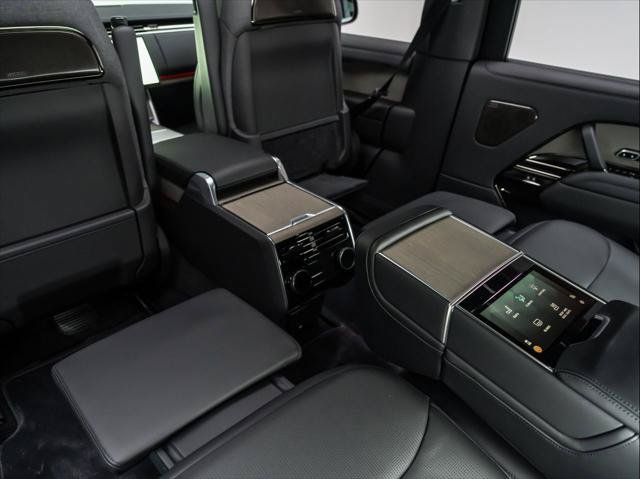 New 2026 Land Rover Range Rover SV AWD/4WD image 18
