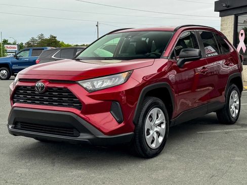 Used 2019 Toyota RAV4 LE w/ All Weather Liner Package AWD/4WD image 8