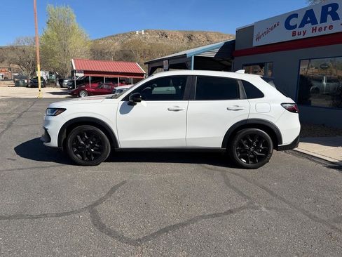 Used 2023 Honda HR-V Sport image 8