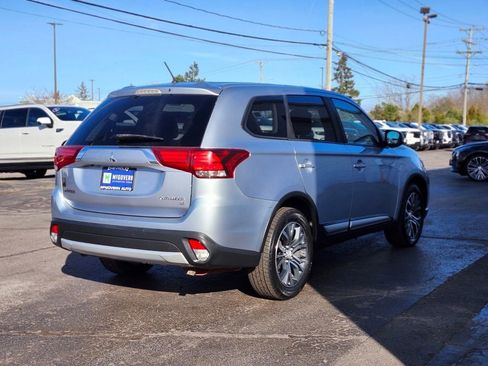 Used 2016 Mitsubishi Outlander SE AWD/4WD image 5