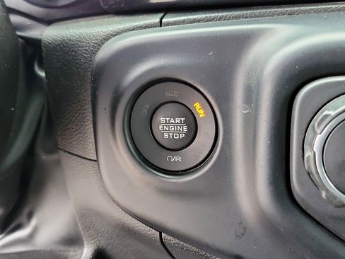 Used 2022 Jeep Wrangler Unlimited Sport image 28