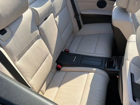 Used 2013 BMW 328i Convertible image 12