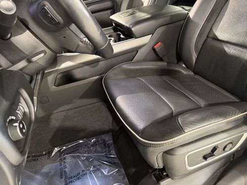 Used 2020 RAM 1500 Laramie w/ Sport Appearance Package AWD/4WD image 5
