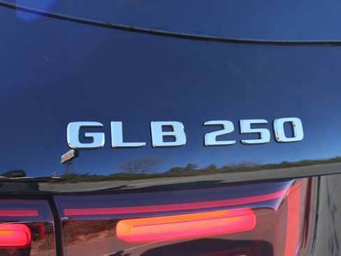 New 2026 Mercedes-Benz GLB 250 4MATIC image 8