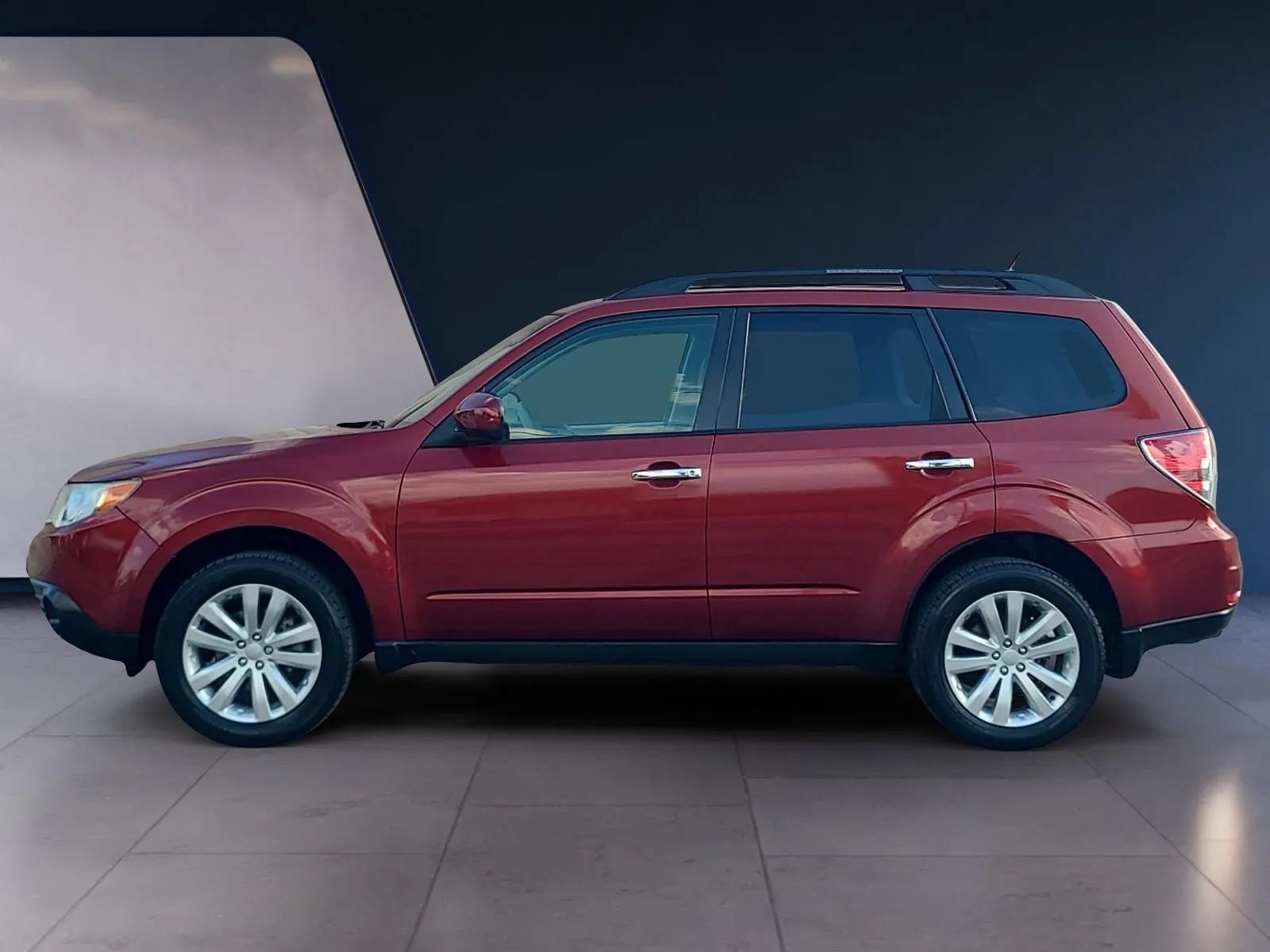 Used 2013 Subaru Forester 2.5X Limited AWD/4WD image 2