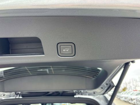 New 2026 GMC Acadia Elevation w/ Elevation Premium Package AWD/4WD image 6