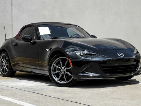 Used 2018 MAZDA MX-5 Miata Grand Touring RWD image 6