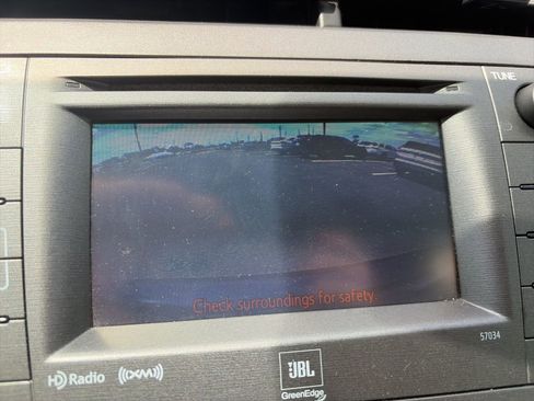 Used 2015 Toyota Prius Five image 15