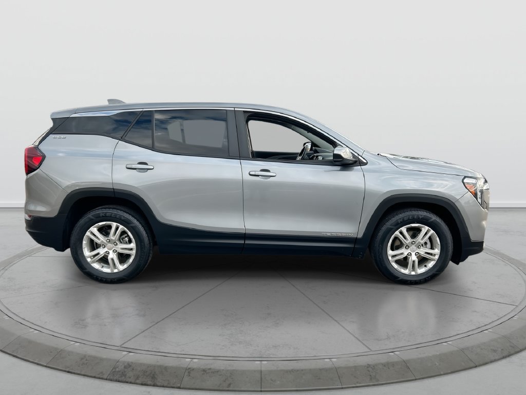 Used 2023 GMC Terrain SLE FWD image 9