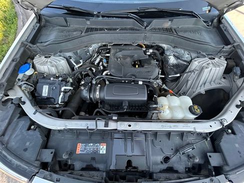 Used 2020 Ford Explorer XLT w/ Equipment Group 202A AWD/4WD image 33