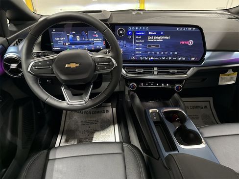 New 2026 Chevrolet Equinox EV LT w/ Convenience Package II image 21