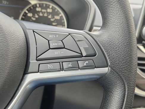 Used 2025 Nissan Altima 2.5 SV FWD image 21