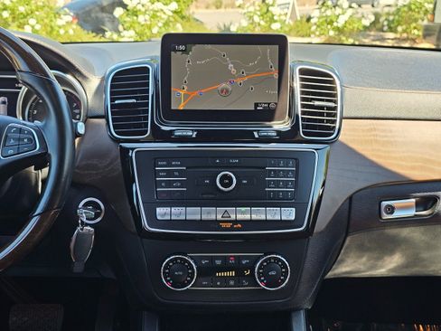 Used 2019 Mercedes-Benz GLS 450 4MATIC image 29