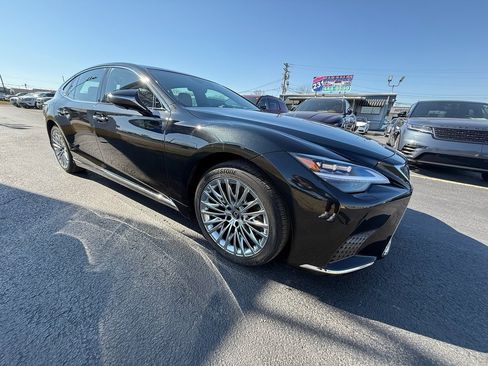 Used 2025 Lexus LS 500 image 1